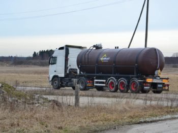 tilpnes mēslojumam transportēšana