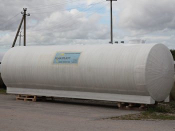 tilpne mēslojumam novietota ārā